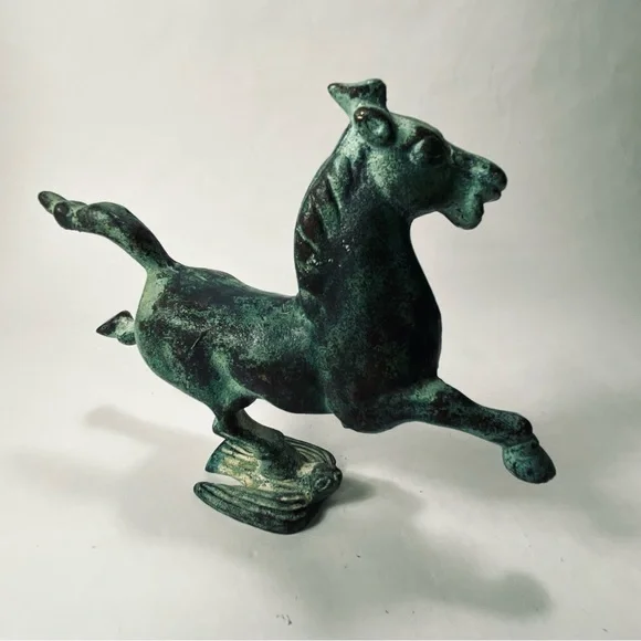 5 1/2" Vintage Reproduction of the Flying Horse of Gansu Statue Green Patina - Picture 7 of 16